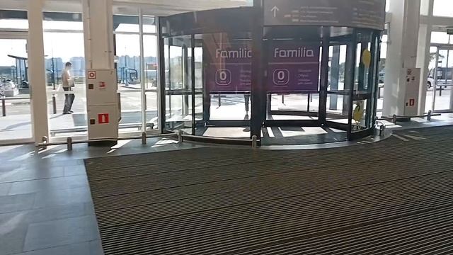 Прогулка по ТРЦ МЕГА Парнас смотреть онлайн