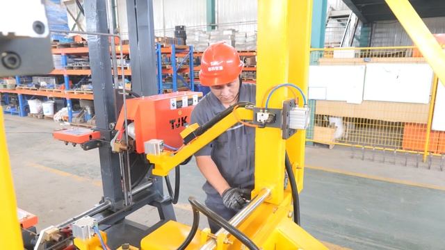 Станок для сварки объёмных каркасов TJK GLZ1500 смотреть онлайн