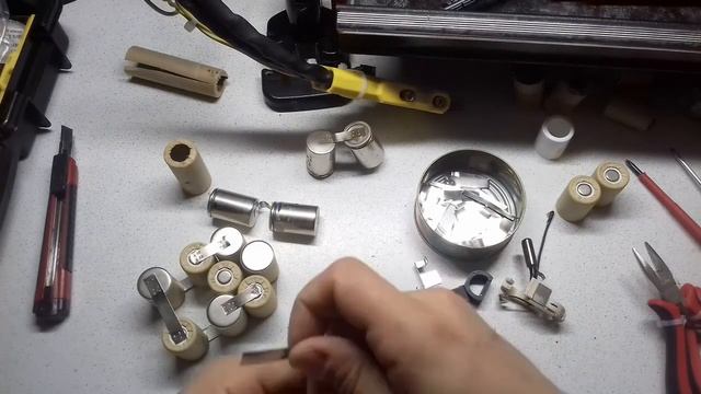 Как заменить аккумулятор для электроинструмента Hitachi EB1214S смотреть онлайн