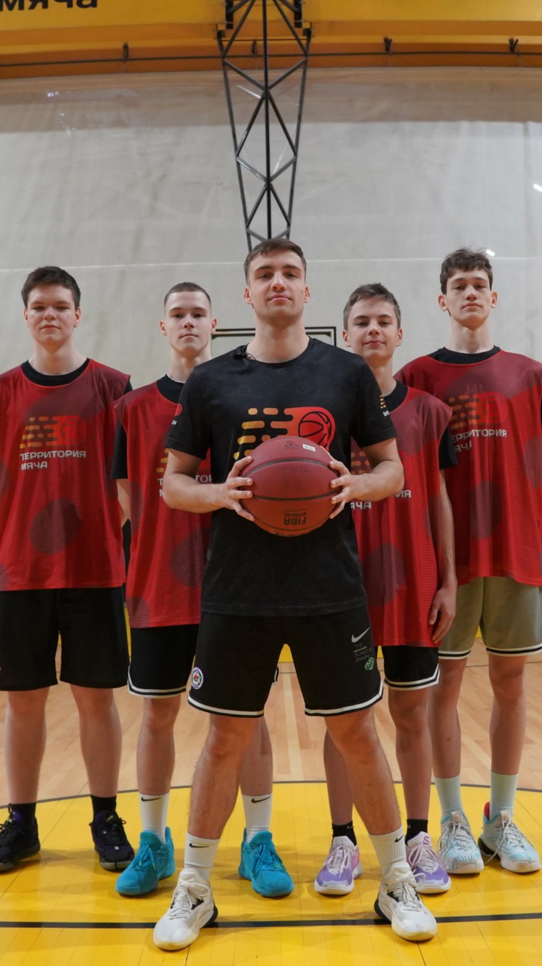 Когда тебя впервые привели на баскетбол 😱 смотреть онлайн