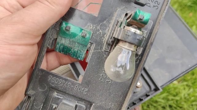 не работают задние стопари во время мигания поворотника мигают все лампочки заднего стопаря ВАЗ смотреть онлайн