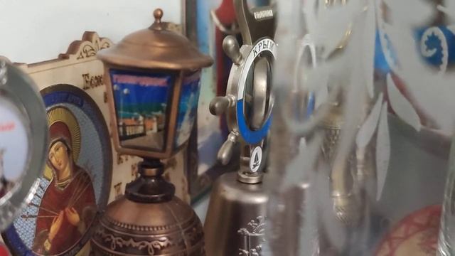 много коллекций в маленьком шкафу смотреть онлайн