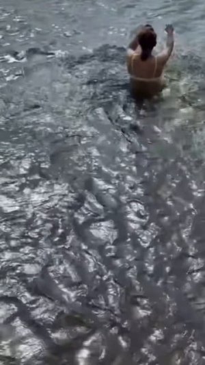 СЧАСТЬЕ НА ДВОИХ! ОЛЕГ МОНГОЛ С ЛЮБИМОЙ НА УТРЕННЕМ КУПАНИИ