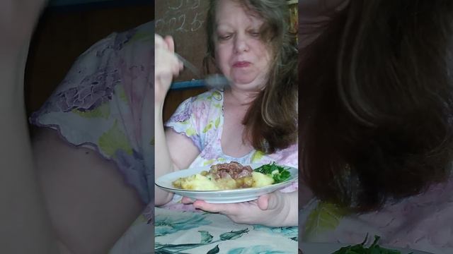 МУКБАНГ ГОВЯДИНА И ПЮРЕ смотреть онлайн