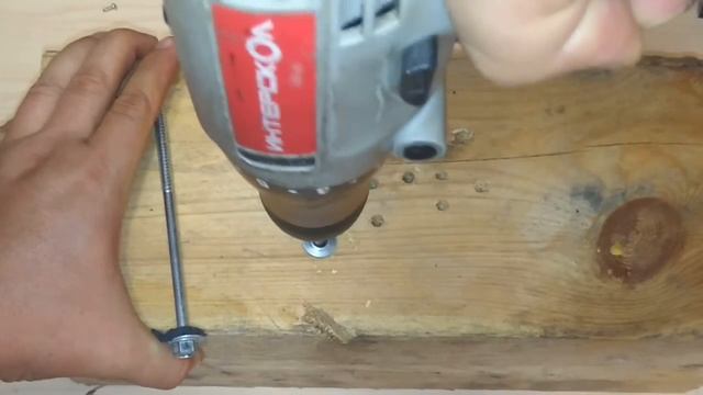 Как заменить аккумулятор для электроинструмента Интерскол ДА-18ЭР смотреть онлайн