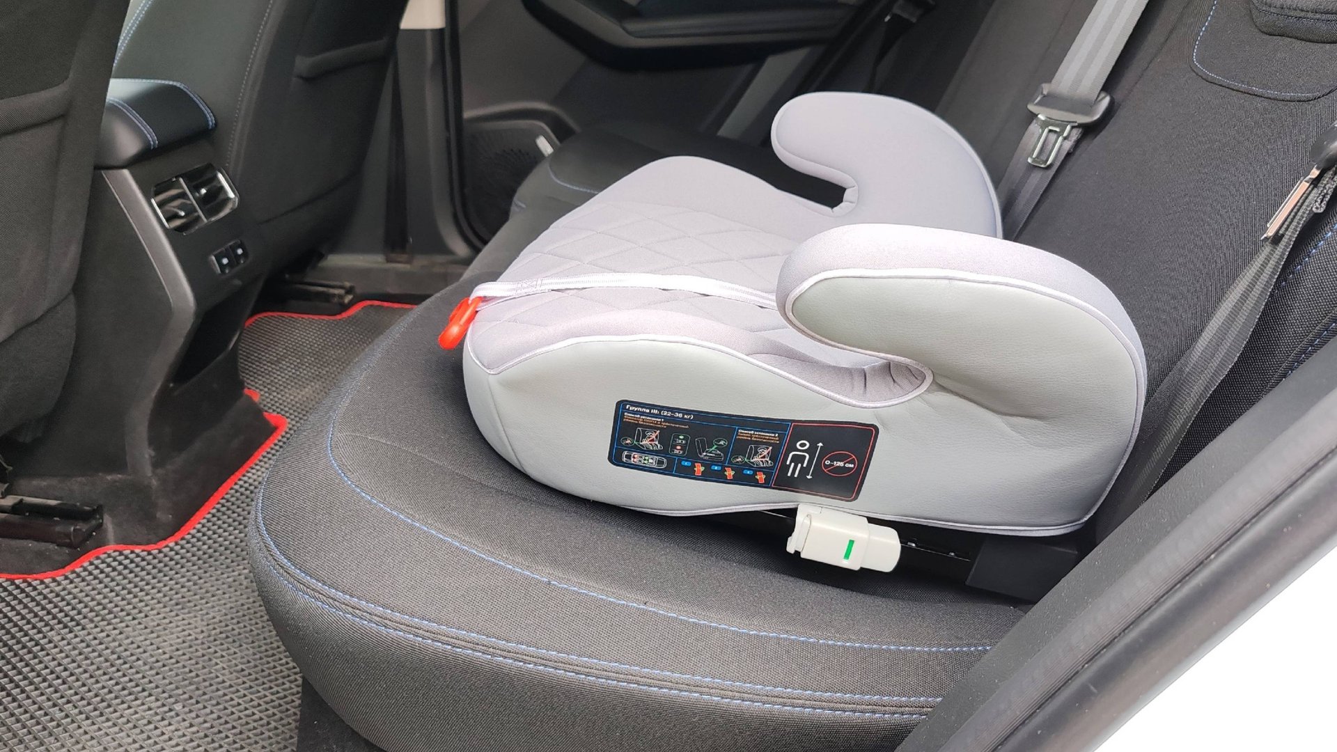 Новые правила по перевозке детей с каркасными креслами с креплением Isofix