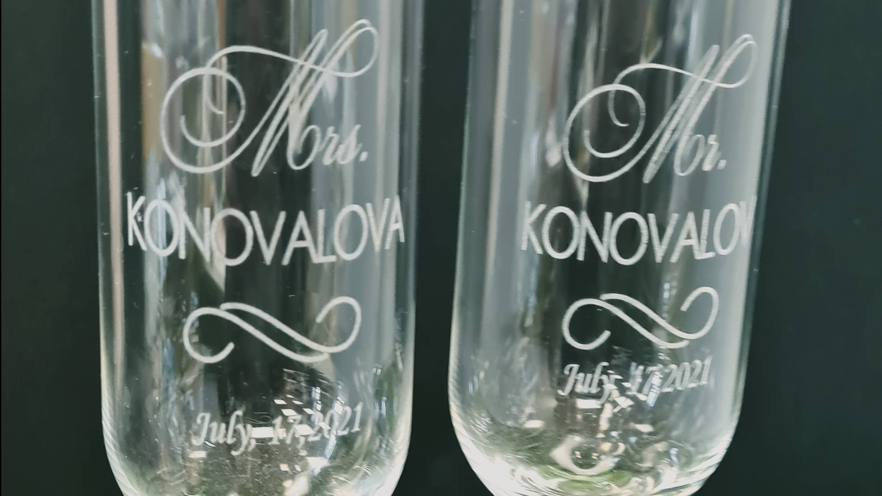 Профессиональная гравировка на свадебных бокалах. | свадебная гравировка