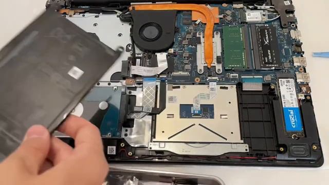Как заменить аккумулятор для Dell (YRDD6) Inspiron 15-3501, 15-5585, 15-5000, Vostro 15-5590,15-549 смотреть онлайн