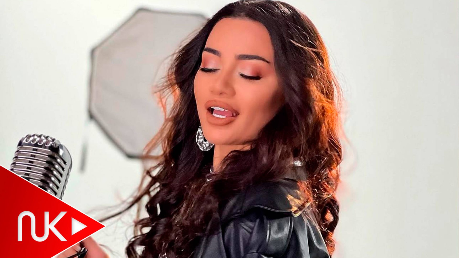 Zeyneb Heseni - Ne Benovse Ne Qizil Gul