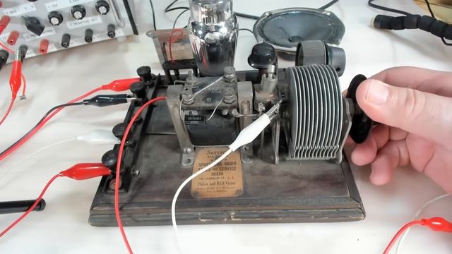 Mystery Electronics From The 1930s. What Is It？