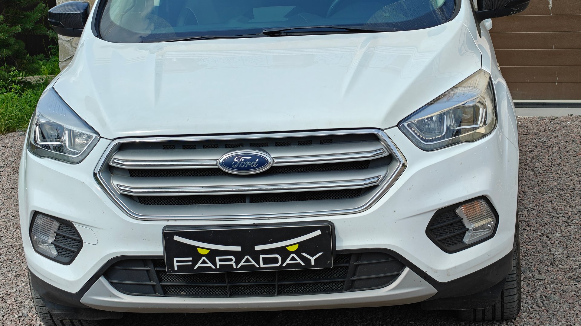 Ford Kuga 2018. Установка мощных bi-led Aozoom A15 4300k.