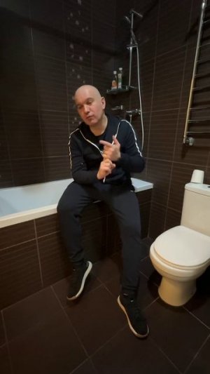 Какой полотенцесушитель надежнее? #алексейземсков #alexeyzemskov #санузел #ремонт