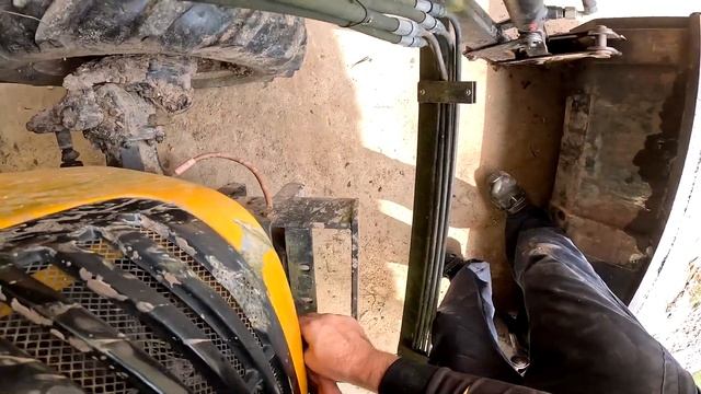 Косилка косит сорняк как по маслу ! Первый покос в этом году ! ХУТОР В ЛЕСУ №736 смотреть онлайн