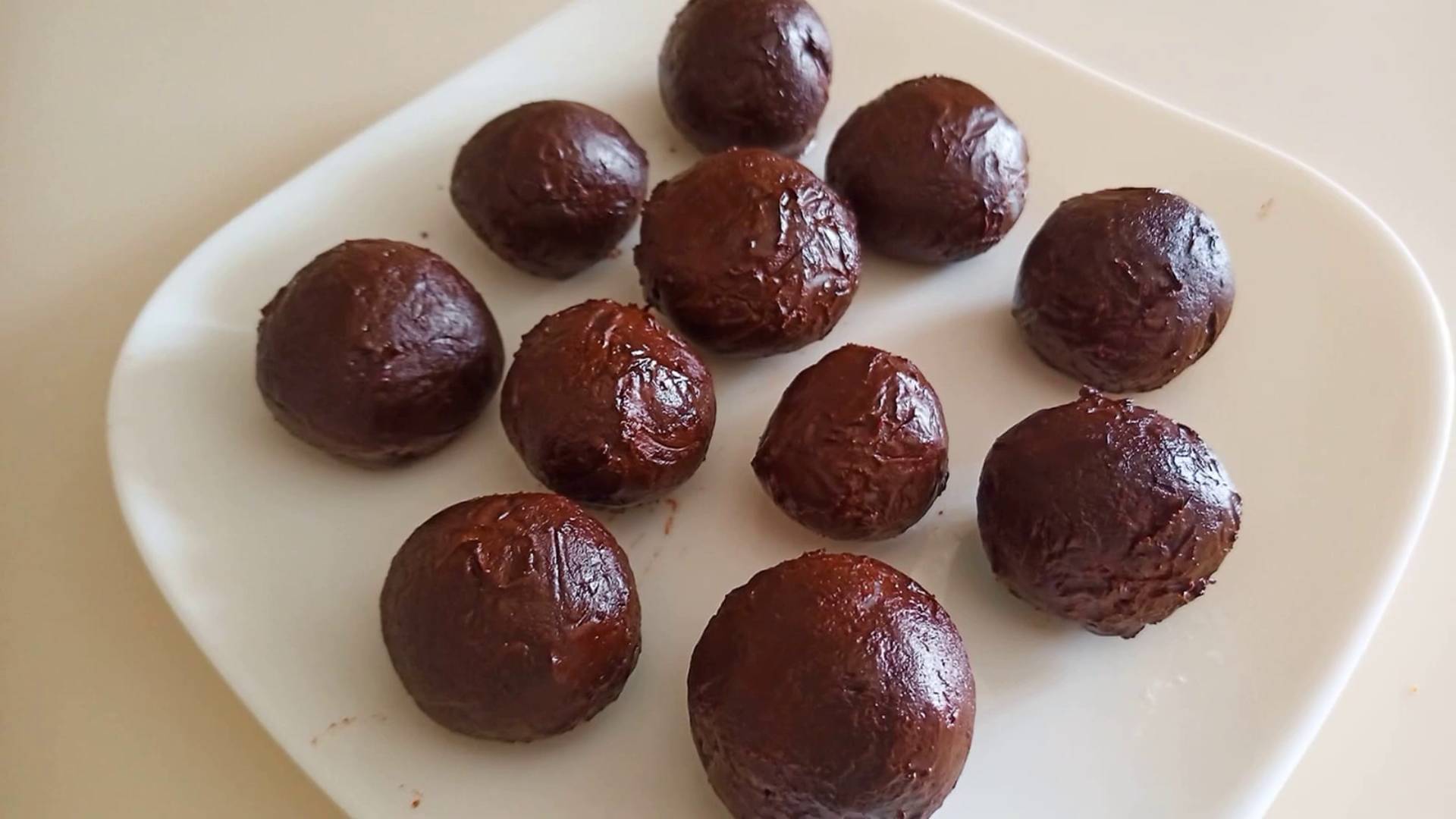 Шоколадные трюфели с мёдом! Постный рецепт шоколадных конфет. смотреть онлайн