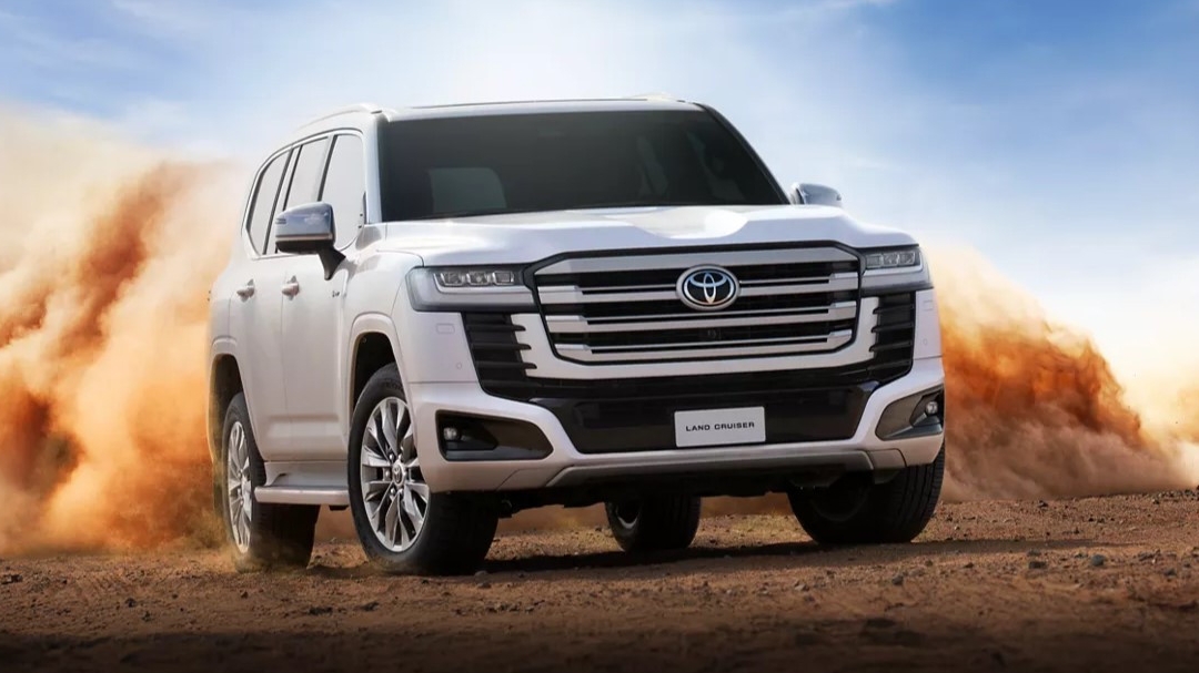 В РФ начались продажи рестайлинговой версии внедорожника Toyota Land Cruiser 300 смотреть онлайн