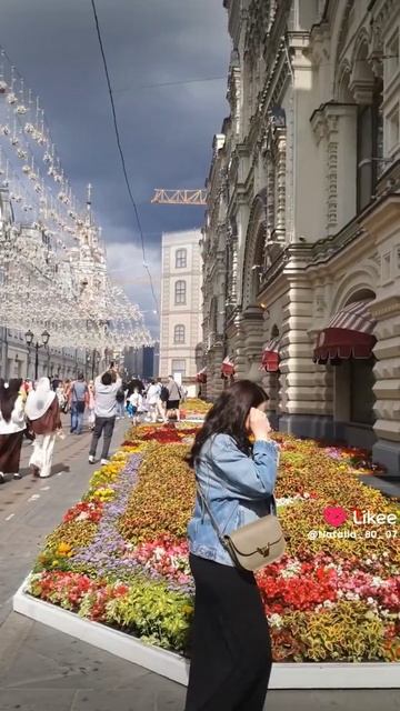 Красная площадь. ГУМ. Цветы.