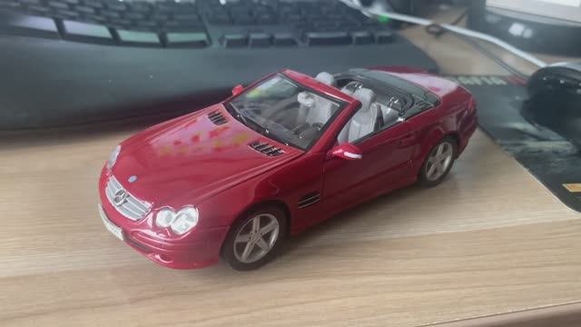 Обзор модели Mercedes-Benz SL-500 от Welly смотреть онлайн