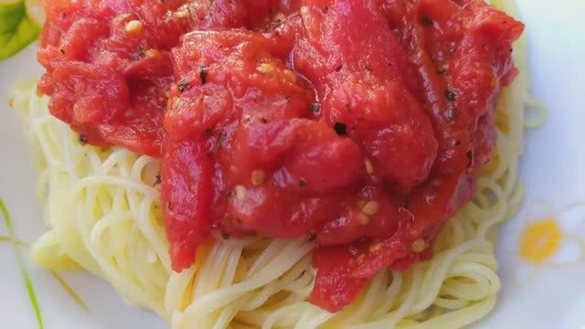 Томаты с базиликом на зиму для макаронов и других блюд🍅 смотреть онлайн