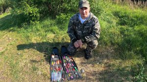 ДНО РЕКИ ЗАВАЛЕНО БЛЁСНАМИ