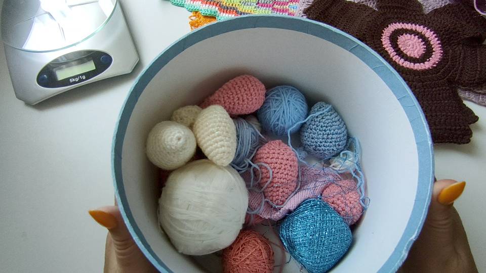 Остатки пряжи в дело. Август смотреть онлайн