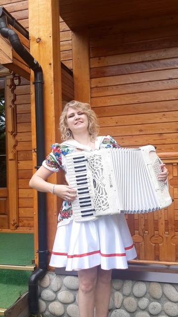 #ЯнаКамушкеСижу #НашаТема #Русскаянароднаяпесня #УльянаАкКОрди #артистка #аккордеон #аккордеонистка