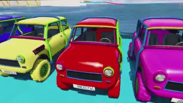 МУЛЬТИКИ про МАШИНКИ. Человек паук гоняет на МАШИНКАХ и мотоциклах по трассе с препятствиями. смотреть онлайн