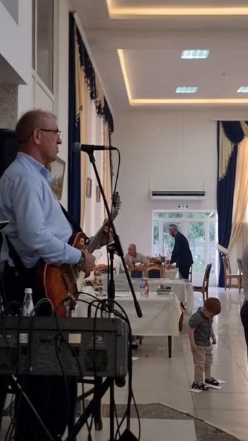 гр.Лунный свет -Дустар смотреть онлайн