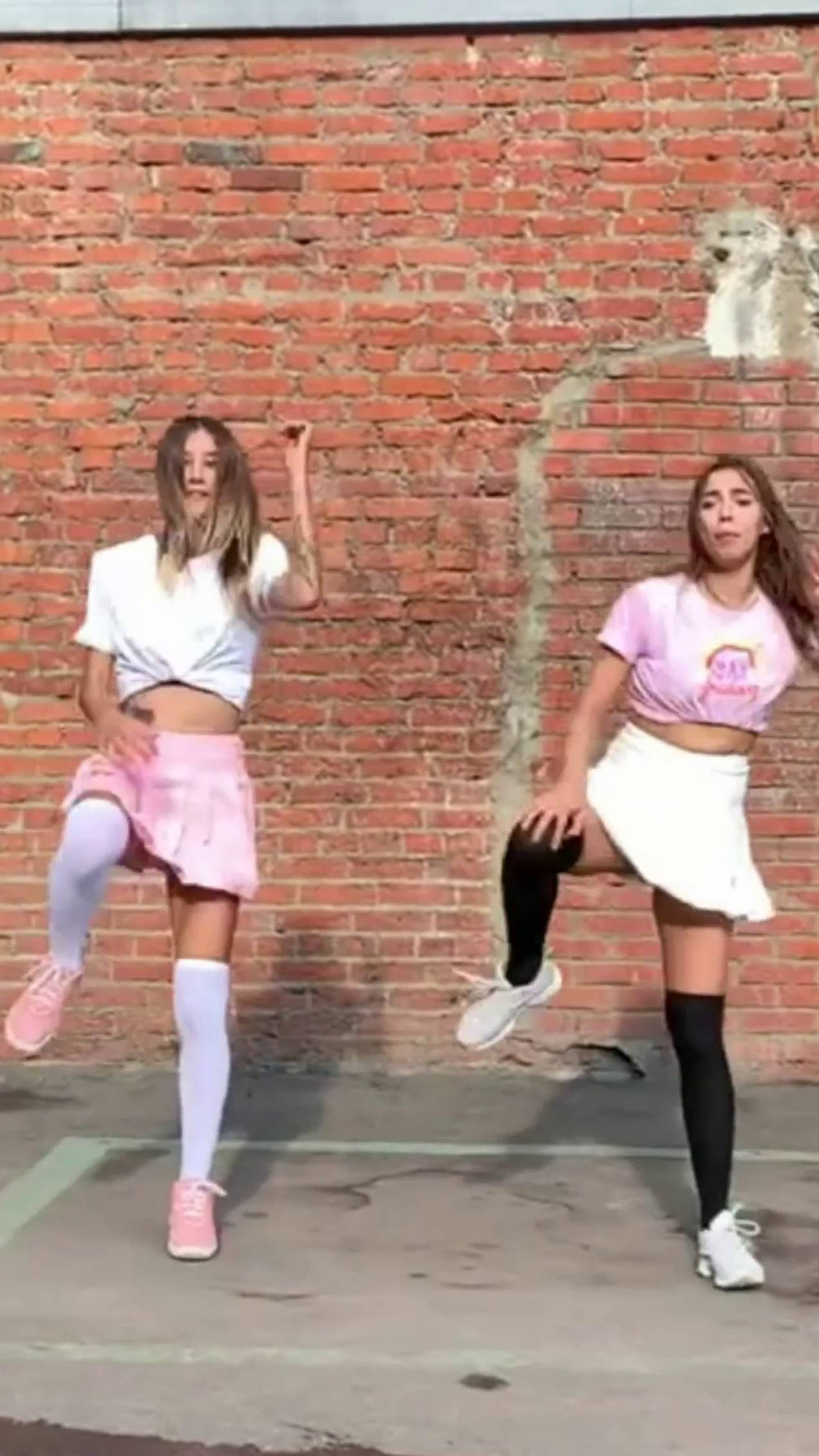 Girls Shuffle Dances #shorts #ladydance #dance смотреть онлайн