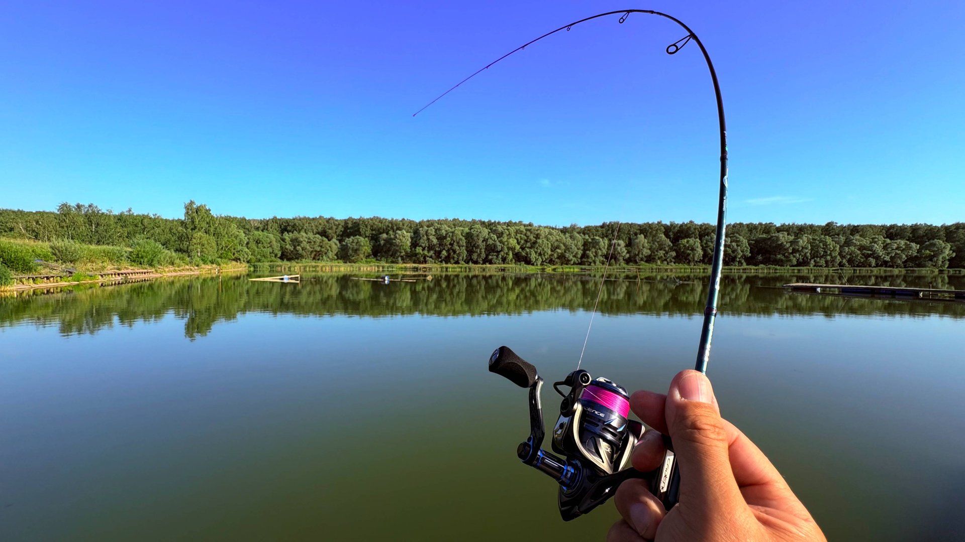 Прет как ПАРОВОЗ Наш ТРОФЕЙ на микроджиг Рыбалка мормышингом.mp4 смотреть онлайн