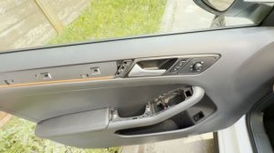 Замена штатных динамиков в VW Jetta 6 на DL Audio Python 165 comp