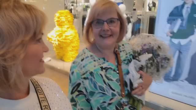 Почему я раньше об этом не знала_!Поздравила Свету с Днём Рождения🎈Прогулчлись по ТРЦ Щелковский. смотреть онлайн