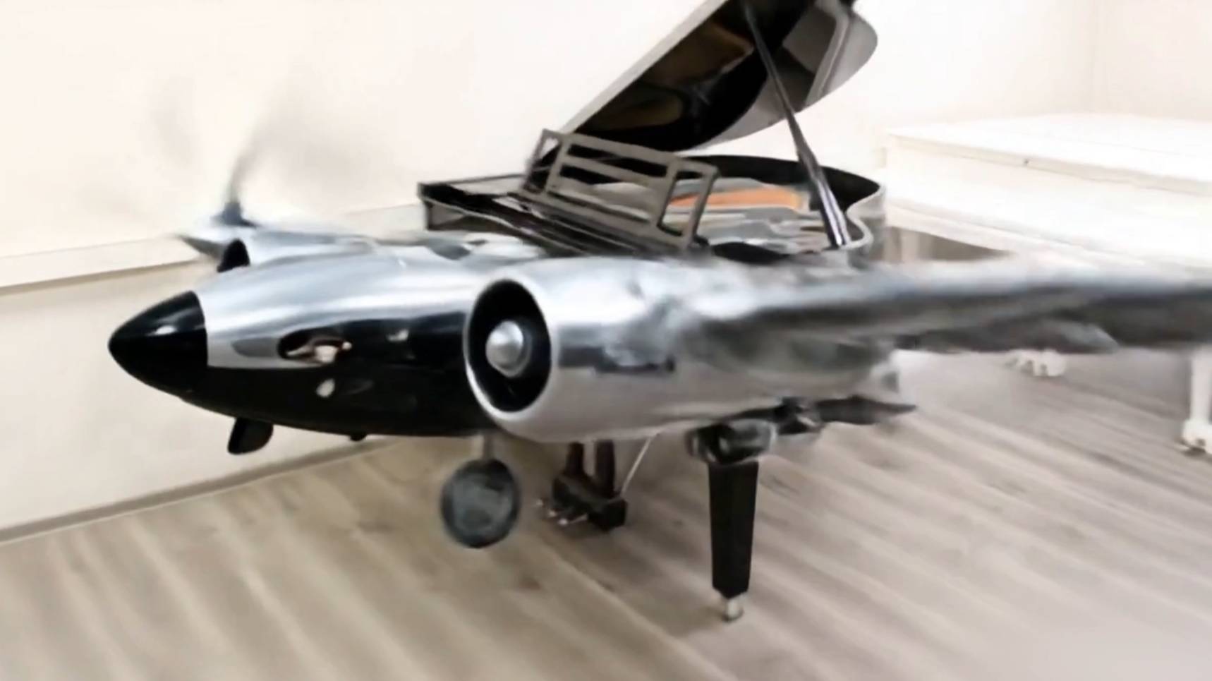 Рояль Feurich (Австрия) черный кабинетный «Металлик» смотреть онлайн