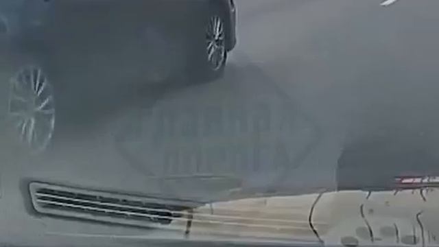 Под Москвой автомобилист устроил ДТП с мотоциклистом смотреть онлайн