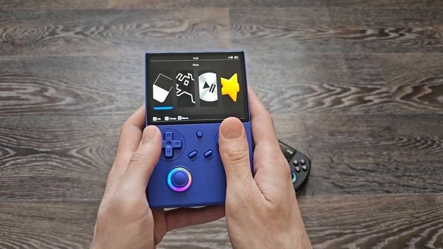 Anbernic RG40XX V и RG40XX H - Сравнение консолей смотреть онлайн