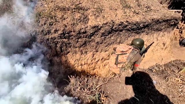 Офицеры ЮВО приступили к обучению лейтенантов-выпусников. смотреть онлайн