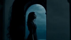 красное платье .