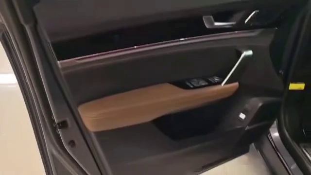 BYD Tang DM-i 1.5 AT, 2022, 37 450 км  1625000р во Владивостоке