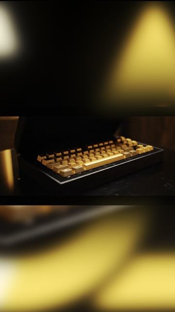 🤩ЗОЛОТАЯ КЛАВИАТУРА! Такого ТЫ ещё не видел! #luxurylifestyle #mechanicalkeyboard #домашнийобзор смотреть онлайн