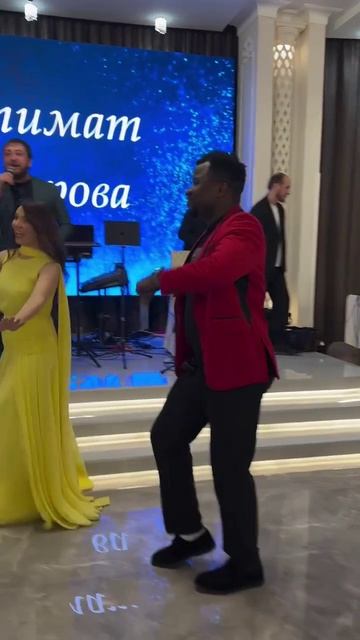 Красавица зажигает на свадьбе 🔥👍 смотреть онлайн