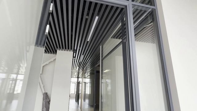 Как преобразилось рабочее пространство после установки современных стеклянных конструкций смотреть онлайн