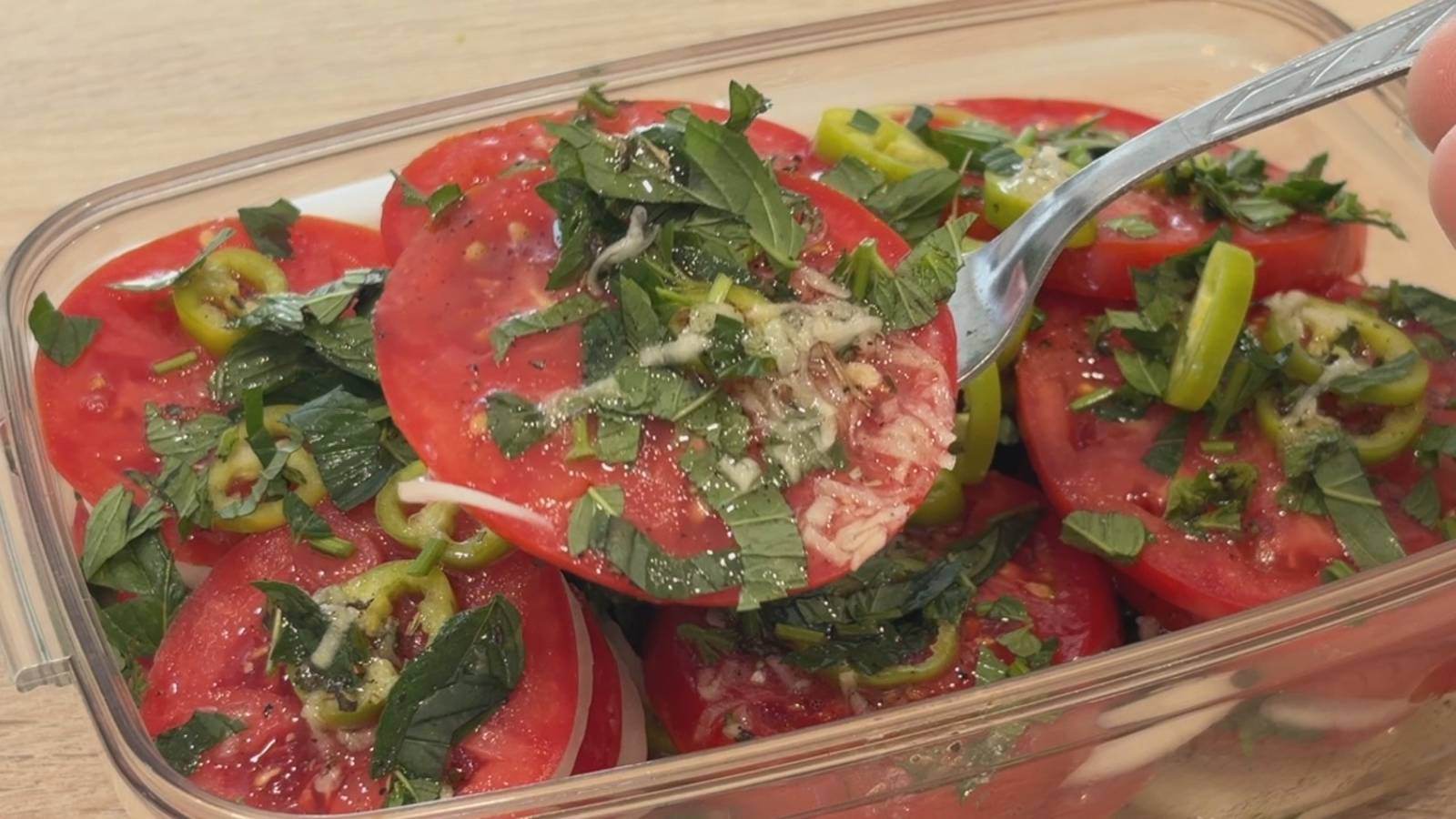 Боже, как вкусно! Я всегда буду так готовить! Просто нарежьте помидоры кружочками! Вкусные Советы! смотреть онлайн