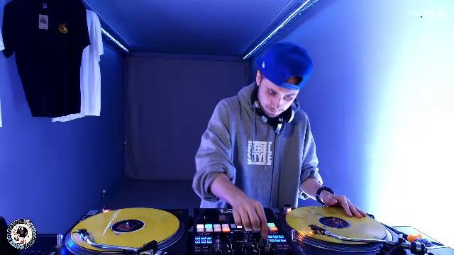 CONTAINER RADIO Live Stream - HIP-HOP DAY: Dj Original Dee And Твердый Мелл (2025-08-12)