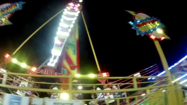 Кабардинка.Аттракцион Ротатор.Набережная. смотреть онлайн