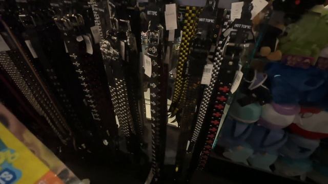 США Шопинг Магазин HOT TOPIC смотреть онлайн
