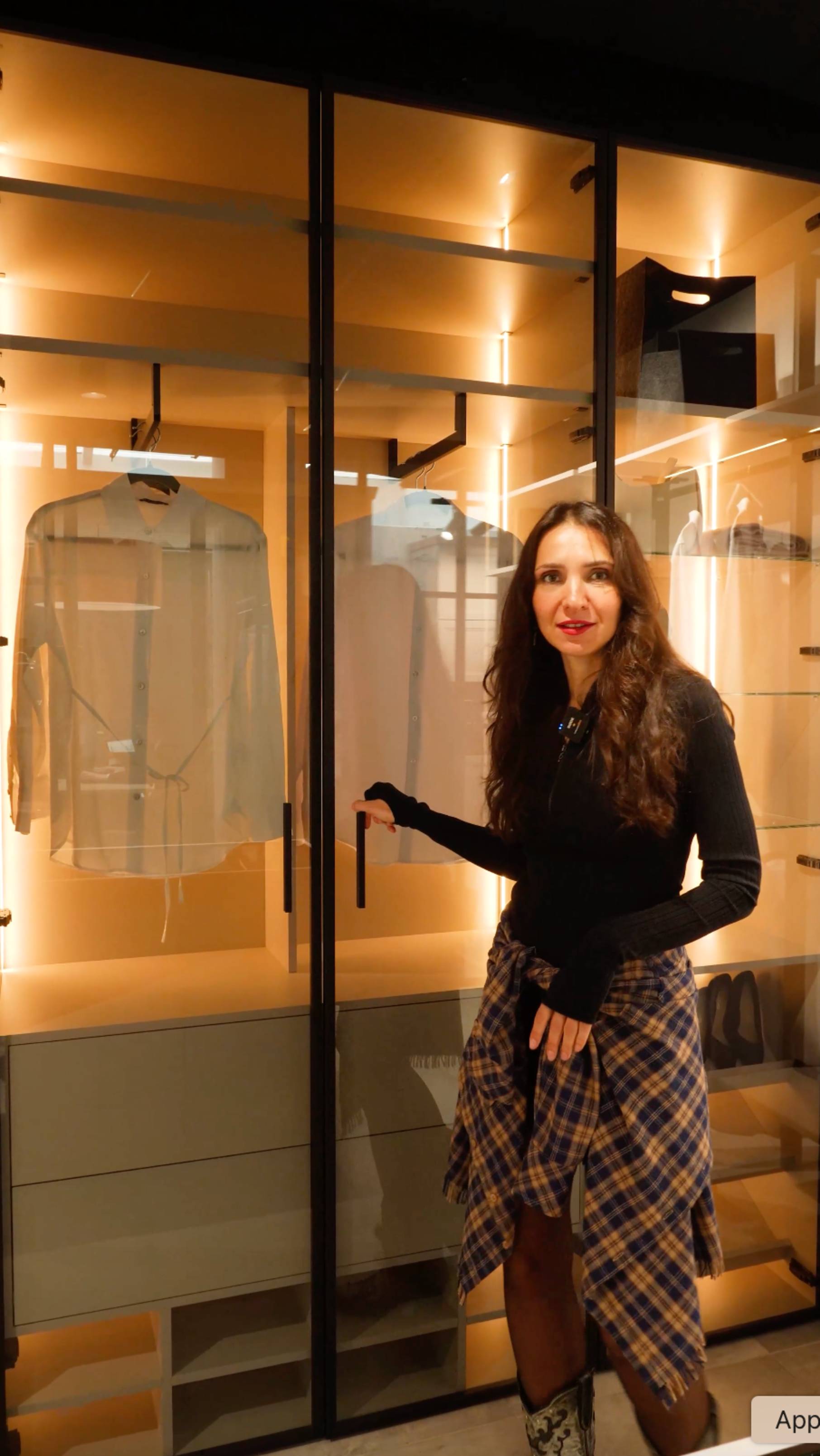 Гардеробные — полезное дополнение к любому дому, сочетающее в себе практичность и стиль. смотреть онлайн