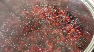 Царское варенье из крыжовника и грецкого ореха.