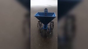 Картофелесажалка КС-01-01П с дозатором для удобрений-1
