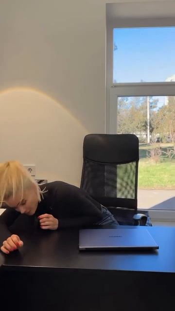 Как ипотека влияет на работу? #рекомендации #юмор #приколы #рек #memes #ипотека #кредитныйспециалист