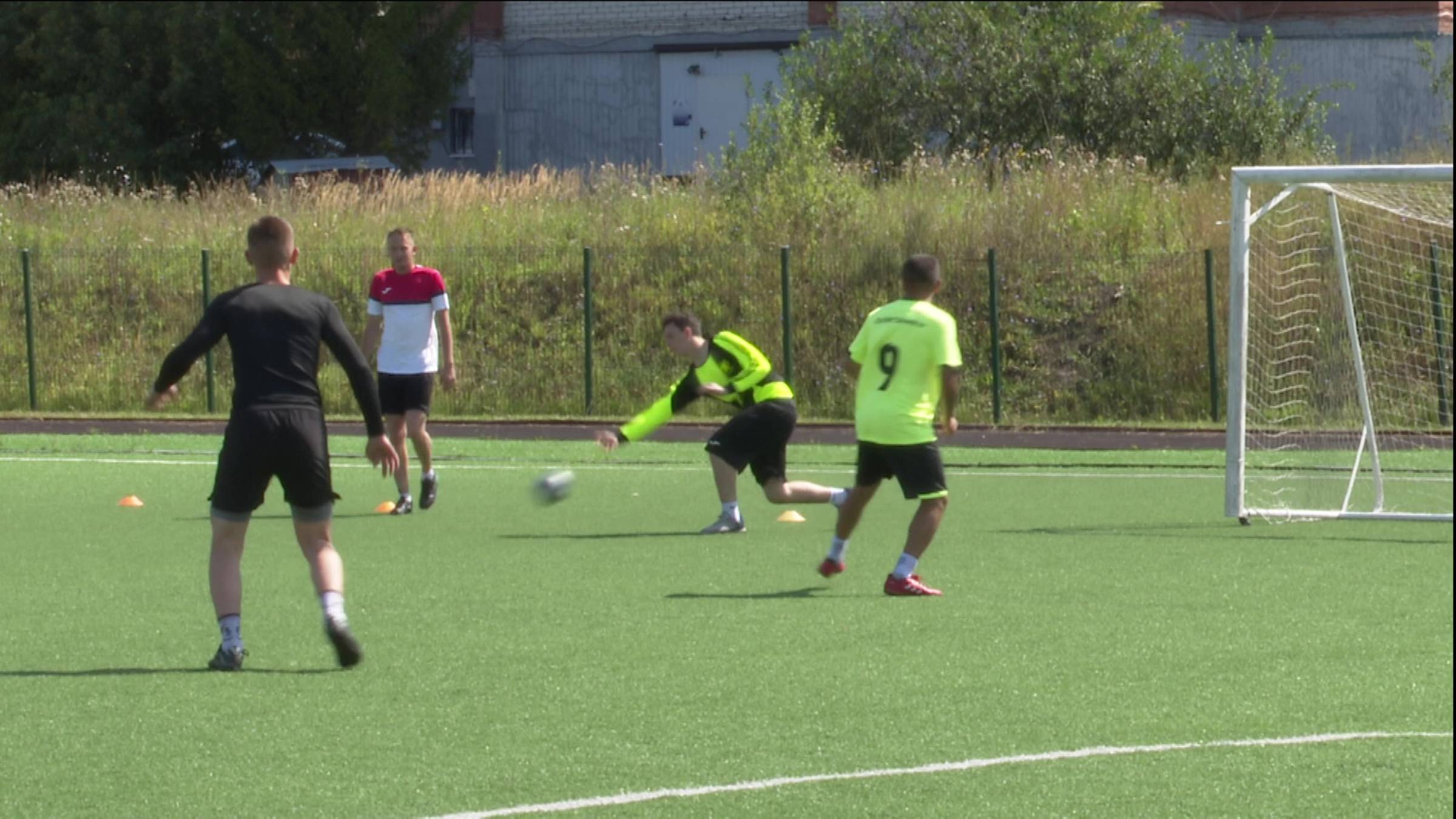 Молодежь Нурлата играет в стритбол и фиджитал-футбол смотреть онлайн