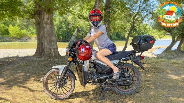 Поехали за хлебом, а купили мопед. Собрали урожай чеснока.
